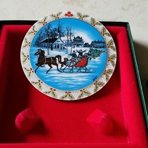 P Buckley Moss ornament